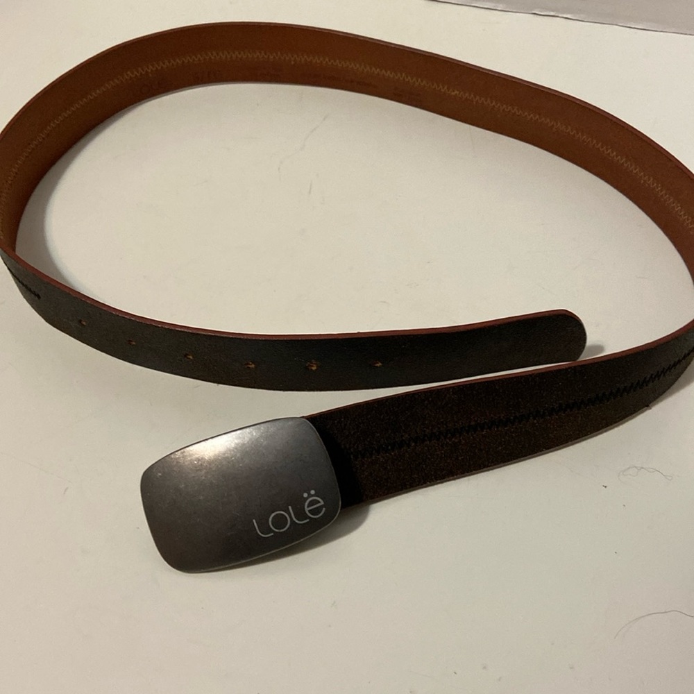 Lole Leather belt with Signature Pewter Buckle